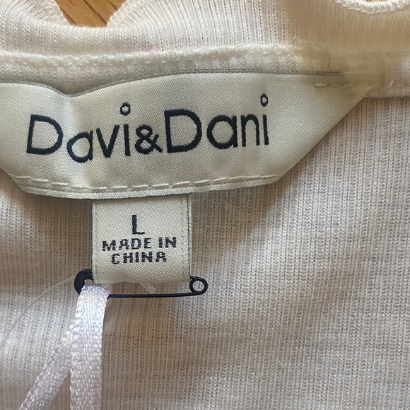 White Ruffled Button-Up Top - Picture 2 of 9